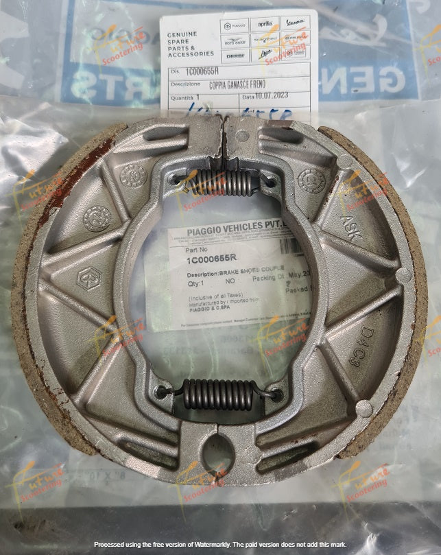 Vespa SXL 150 Brake Shoe (Genuine Vespa Spare Part)