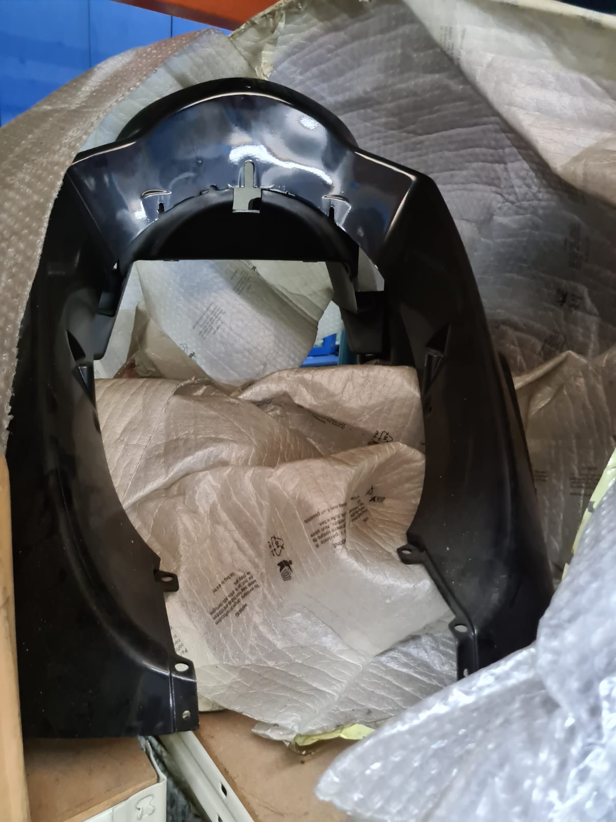 Piaggio X8 Front Shield Black 6209090090